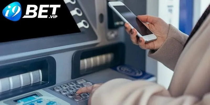 Hệ thống bị lỗi hoặc bảo trì khiến người chơi không thể rút tiền i9Bet